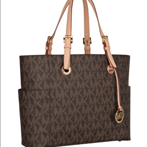 michael kors bag that fits laptop
